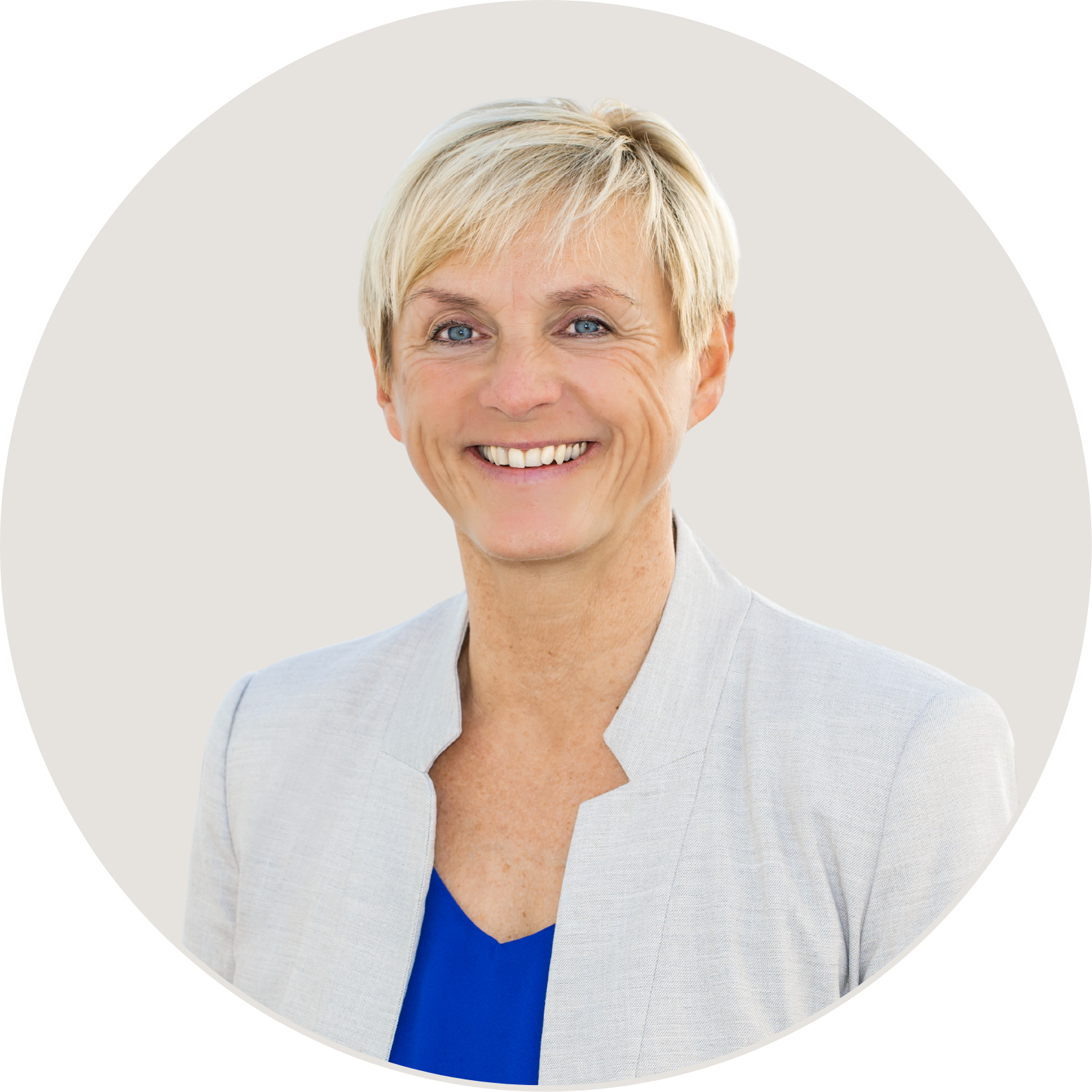 FOTO - Andrea Gabl - weiß-blau Andrea-Gabl_Mentaltraining_Mitarbeitergesundheit_Oberoesterreich_Salzburg